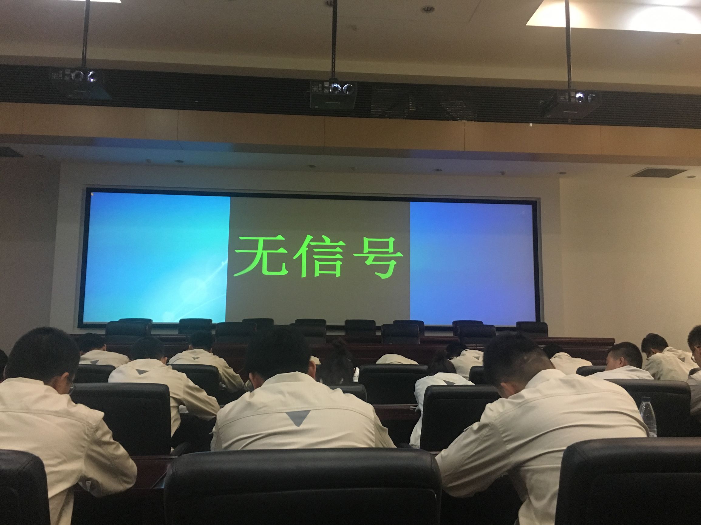 应届毕业两个月入职感受,应届生入职一年的感悟与收获