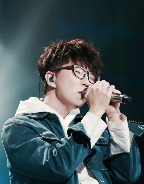 毛不易夺冠的现场版,毛不易夺冠扎心团