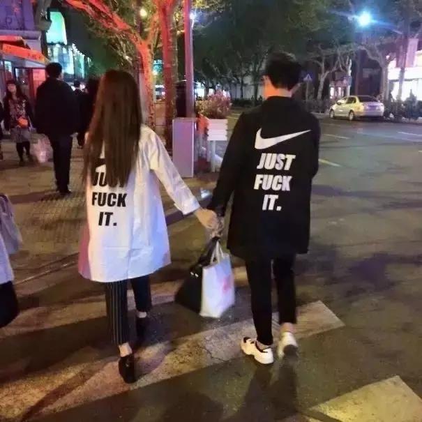 歪果仁都在笑你！不懂千万别穿上身的SloganTee！