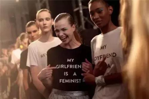 歪果仁都在笑你！不懂千万别穿上身的SloganTee！