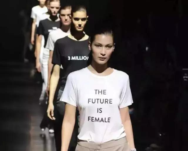 歪果仁都在笑你！不懂千万别穿上身的SloganTee！