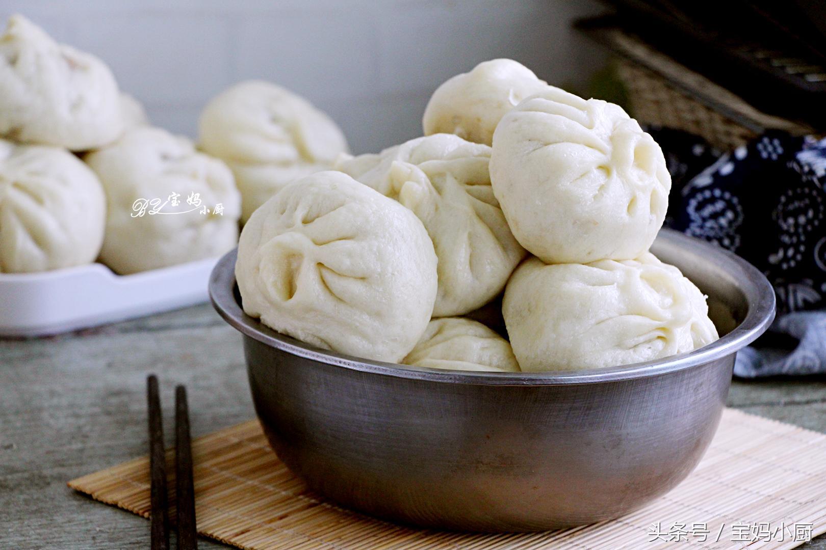 萝卜素馅包子最好吃的做法,自制香喷喷的猪肉萝卜馅包子