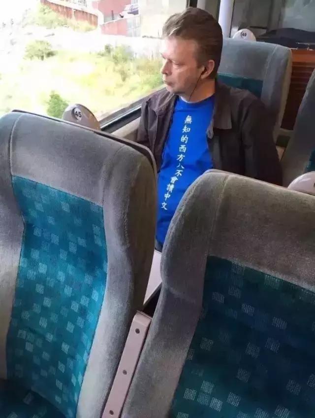 歪果仁都在笑你！不懂千万别穿上身的SloganTee！