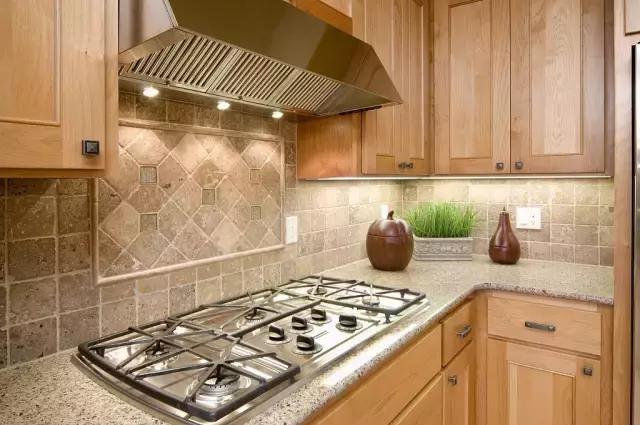 教你不用一滴水一年没洗油烟机,用塑料瓶抽油烟机一年不用洗