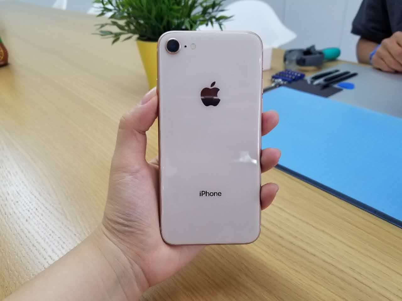iphone8背面玻璃维修多少钱,iphone8盖板维修
