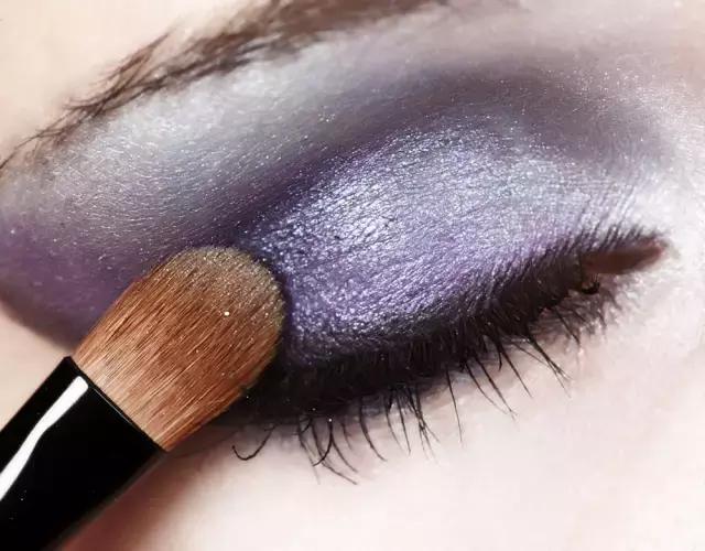 有没有不对皮肤导致负担的彩妆,哪个牌子的彩妆对脸没有伤害