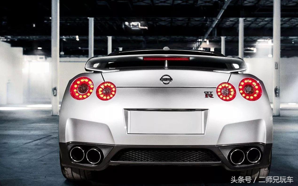 三十万到一千万都有，这十款车才是男人的终极*药春**，一脚油爽到爆