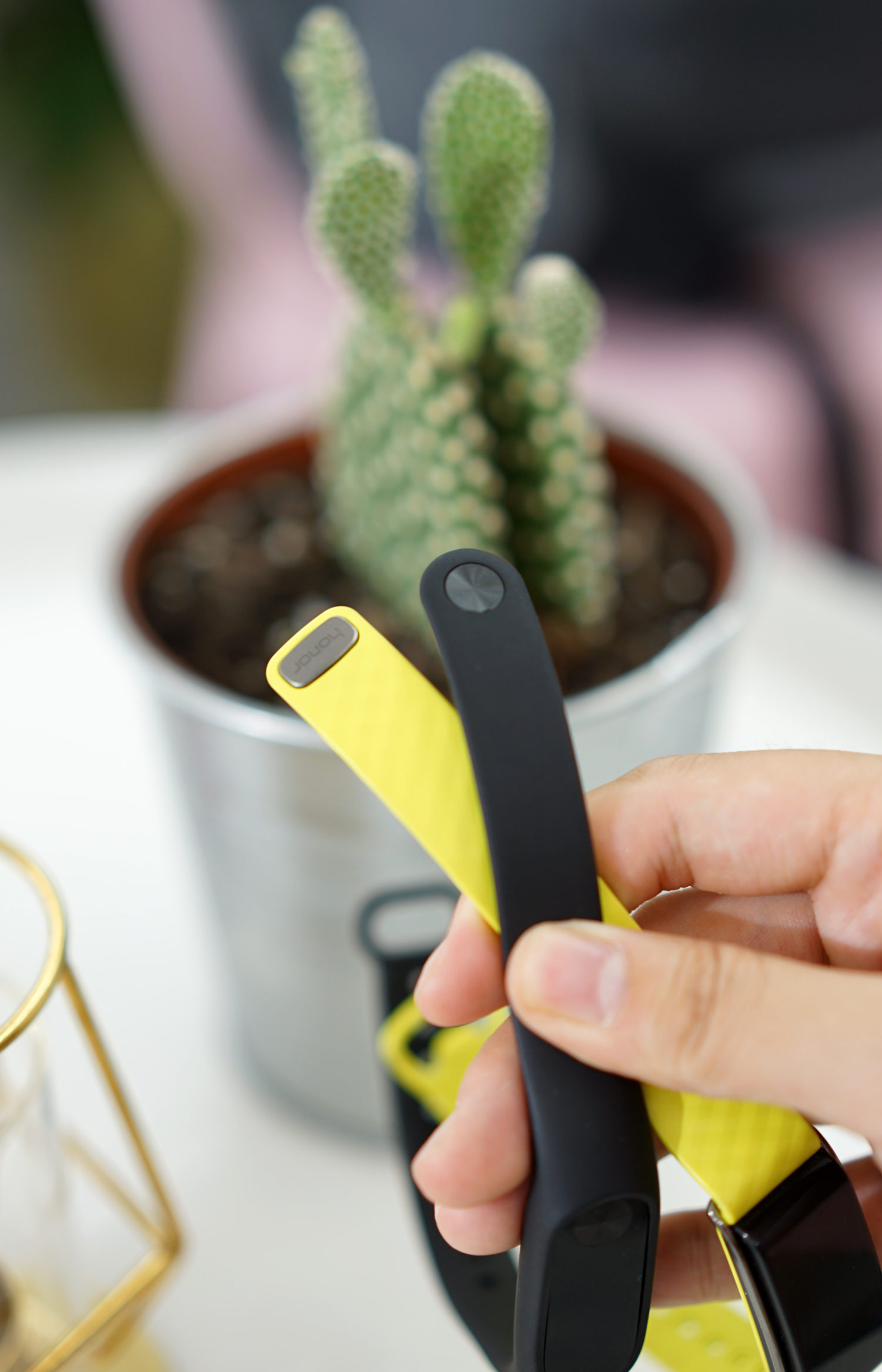 小米手环2和光荣手环3哪个好,光荣畅玩a2手环跟小米3手环哪个好