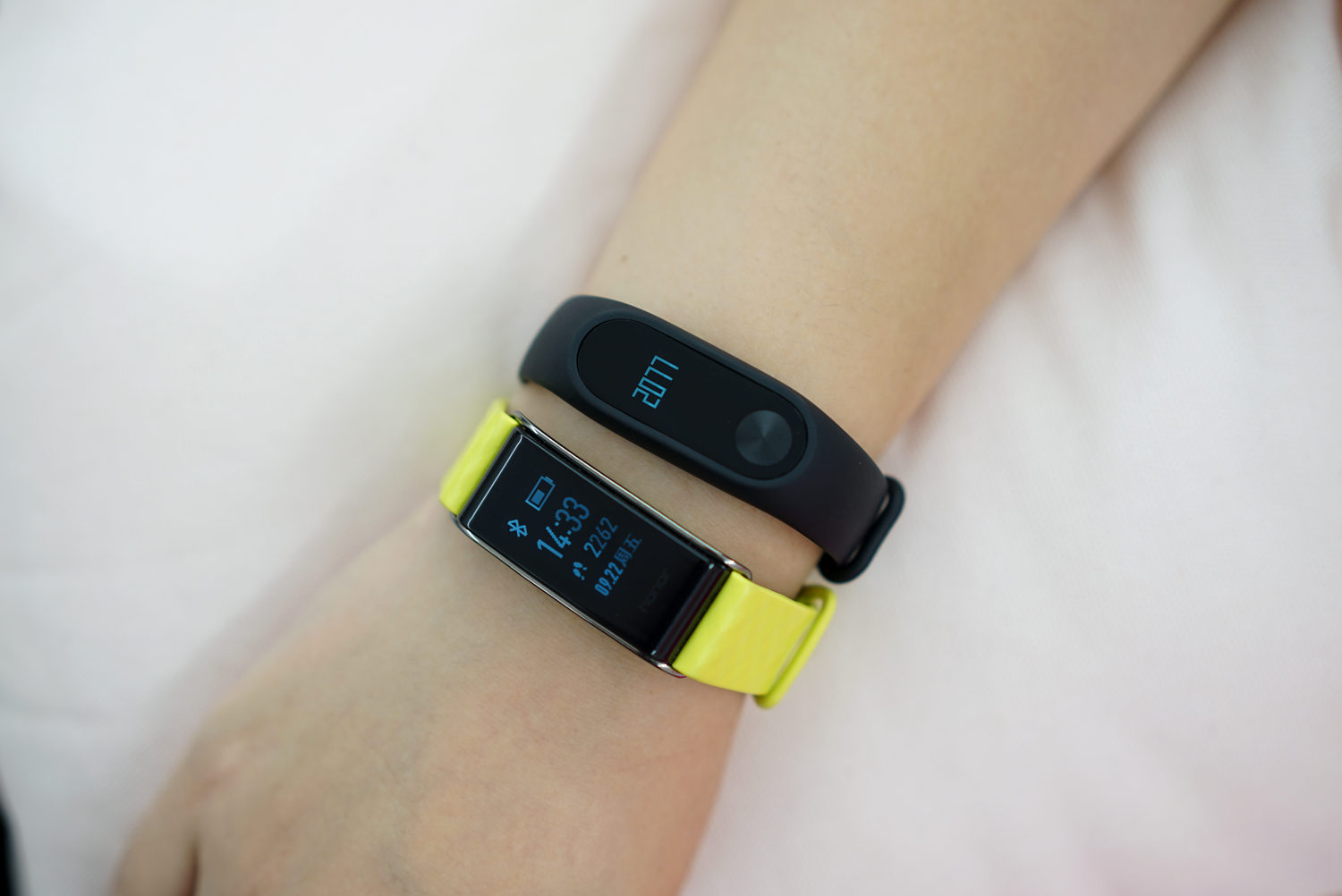 小米手环2和光荣手环3哪个好,光荣畅玩a2手环跟小米3手环哪个好