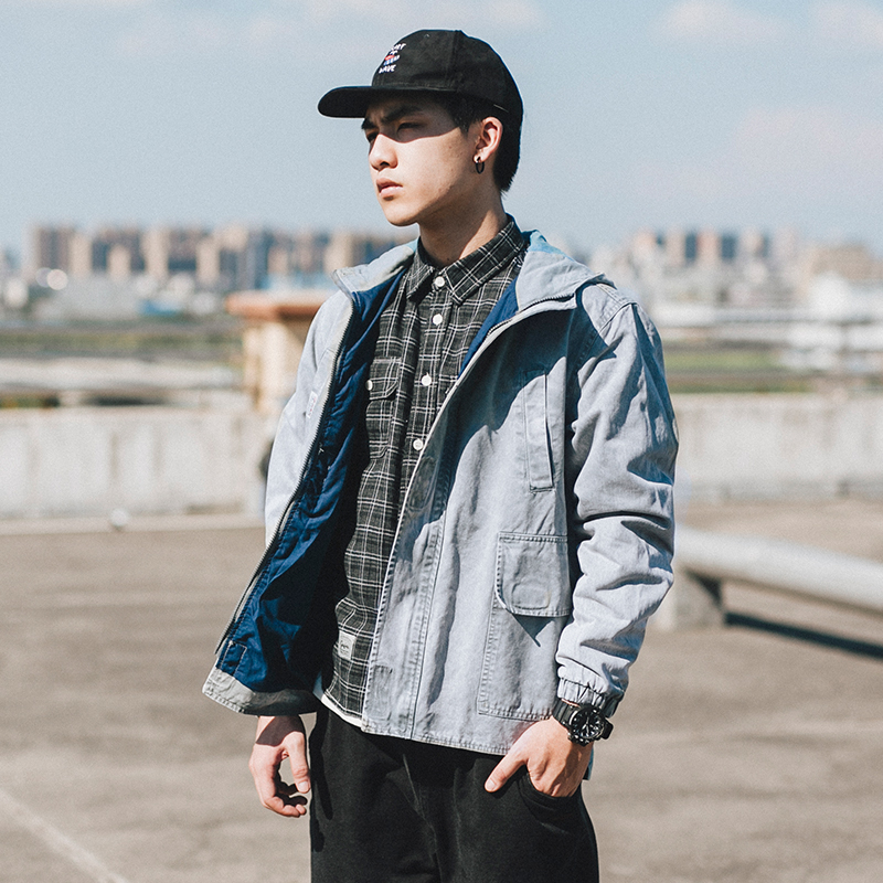 夹克马丁靴小脚裤,翻领夹克搭配直筒裤还是小脚裤