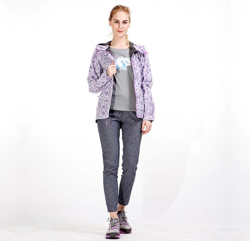 11月份适合穿的冲锋衣,适合旅游穿的冲锋衣北面