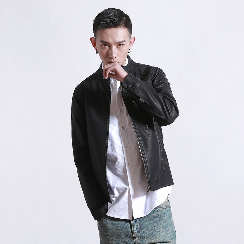 夹克马丁靴小脚裤,翻领夹克搭配直筒裤还是小脚裤