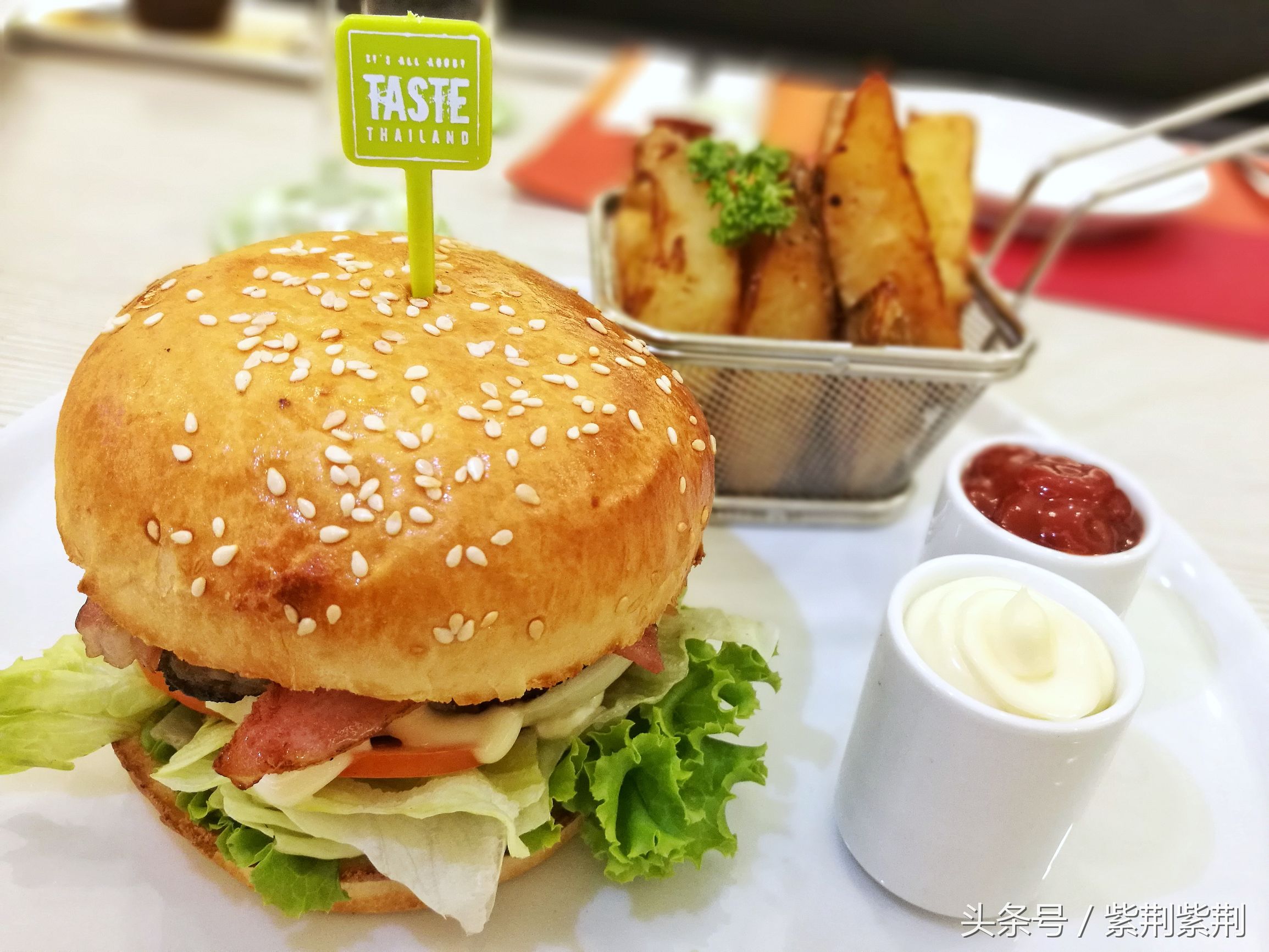 国庆节长假抢钱了？老司机教你境外旅游怎样省出一部iphoneX