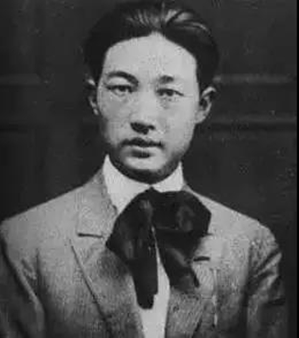 欢度国庆节五星红旗迎风飘扬,欢度国庆节五星红旗儿童画