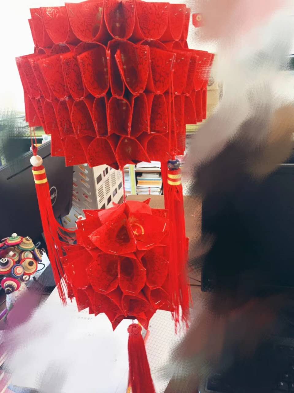 幼儿园第一个手工作品灯笼,幼儿园小朋友制作灯笼美篇