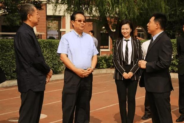 现代中国教育家刘利民先生视察建业外国语中学