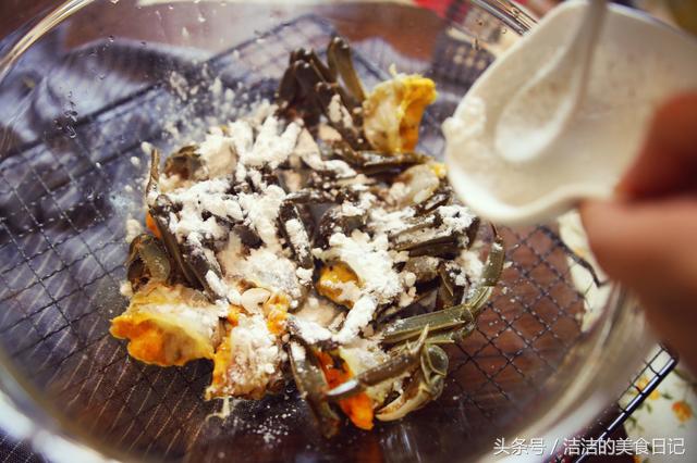 大闸蟹蟹黄特别多好吃,怎么油爆大闸蟹