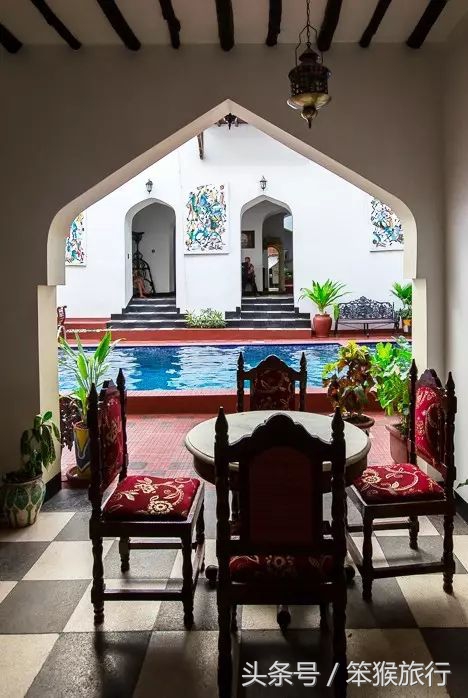 如何征战朋友圈？这个超洗眼睛的地方可落地签一周预算5K+