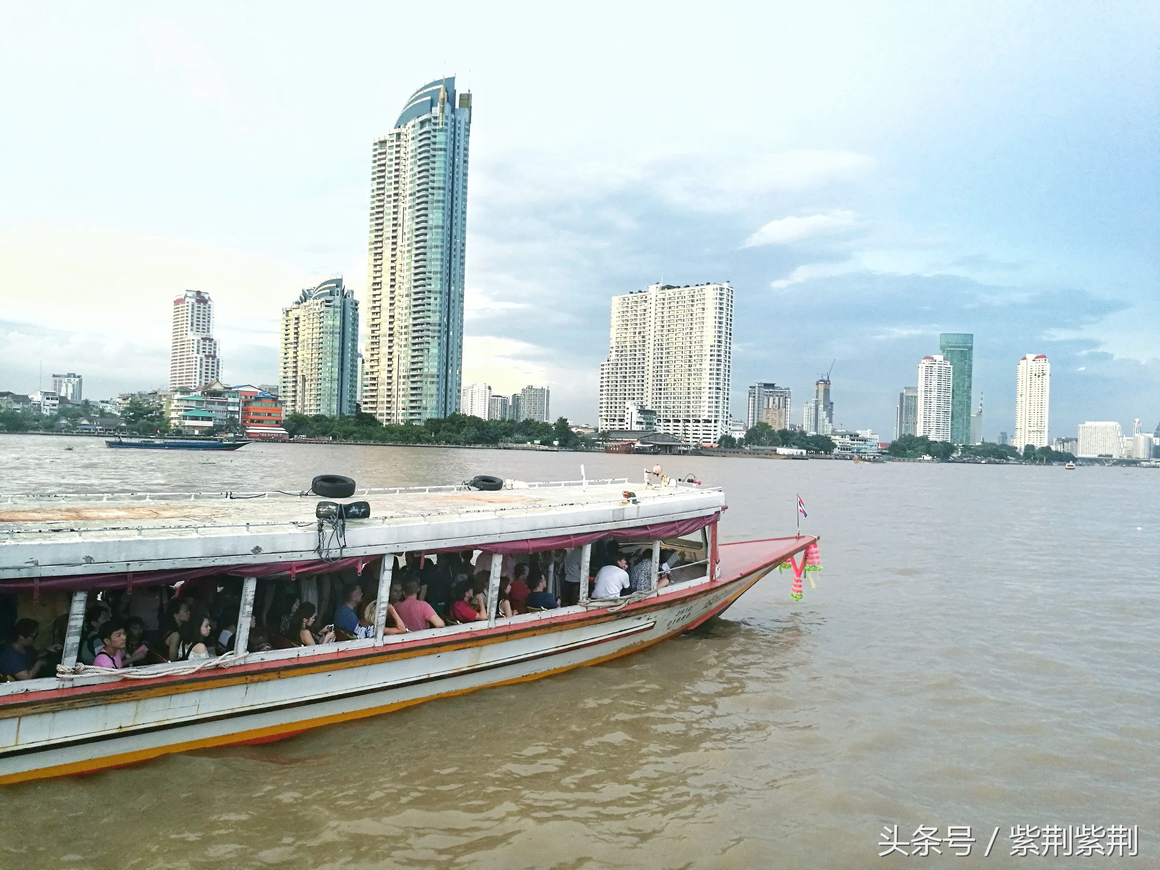 国庆节长假抢钱了？老司机教你境外旅游怎样省出一部iphoneX