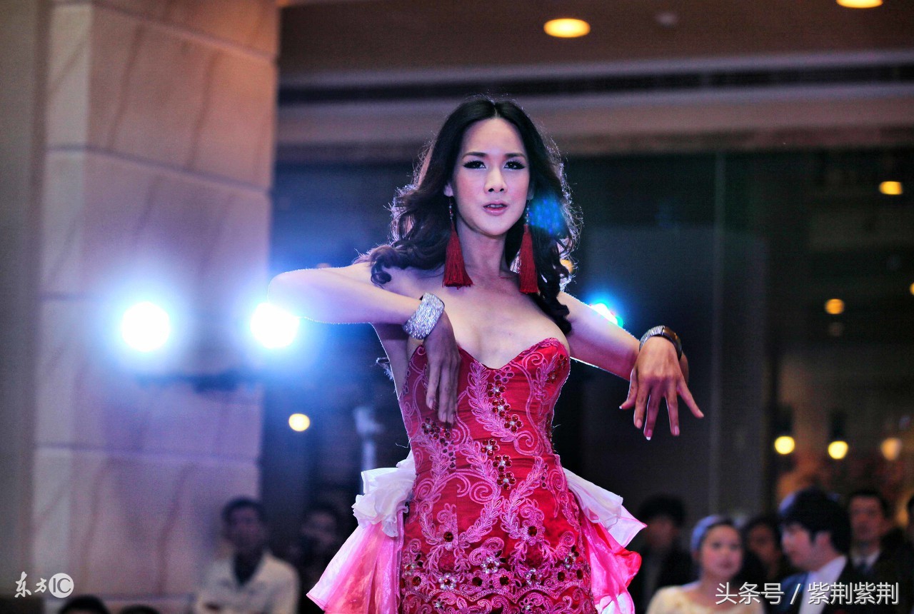 国庆节长假抢钱了？老司机教你境外旅游怎样省出一部iphoneX