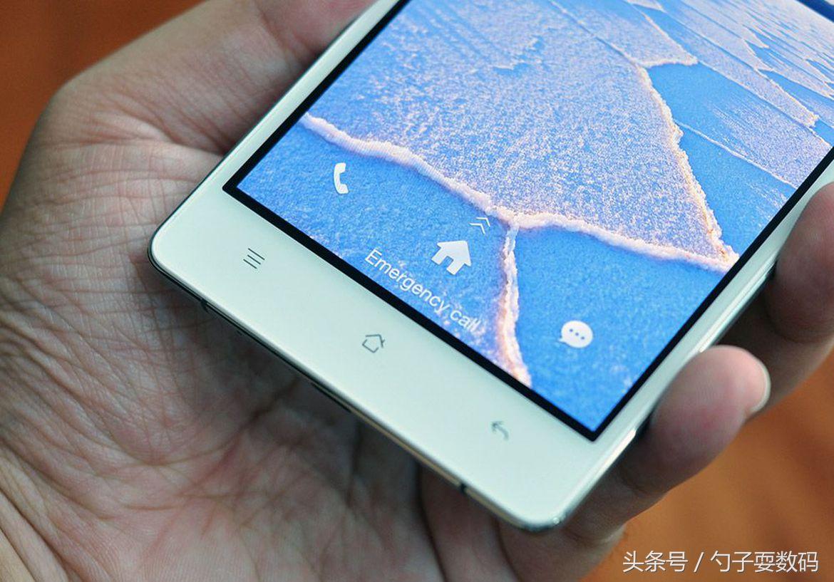 保留3.5毫米耳机孔的新手机,3.5毫米的耳机孔是最先进的设备