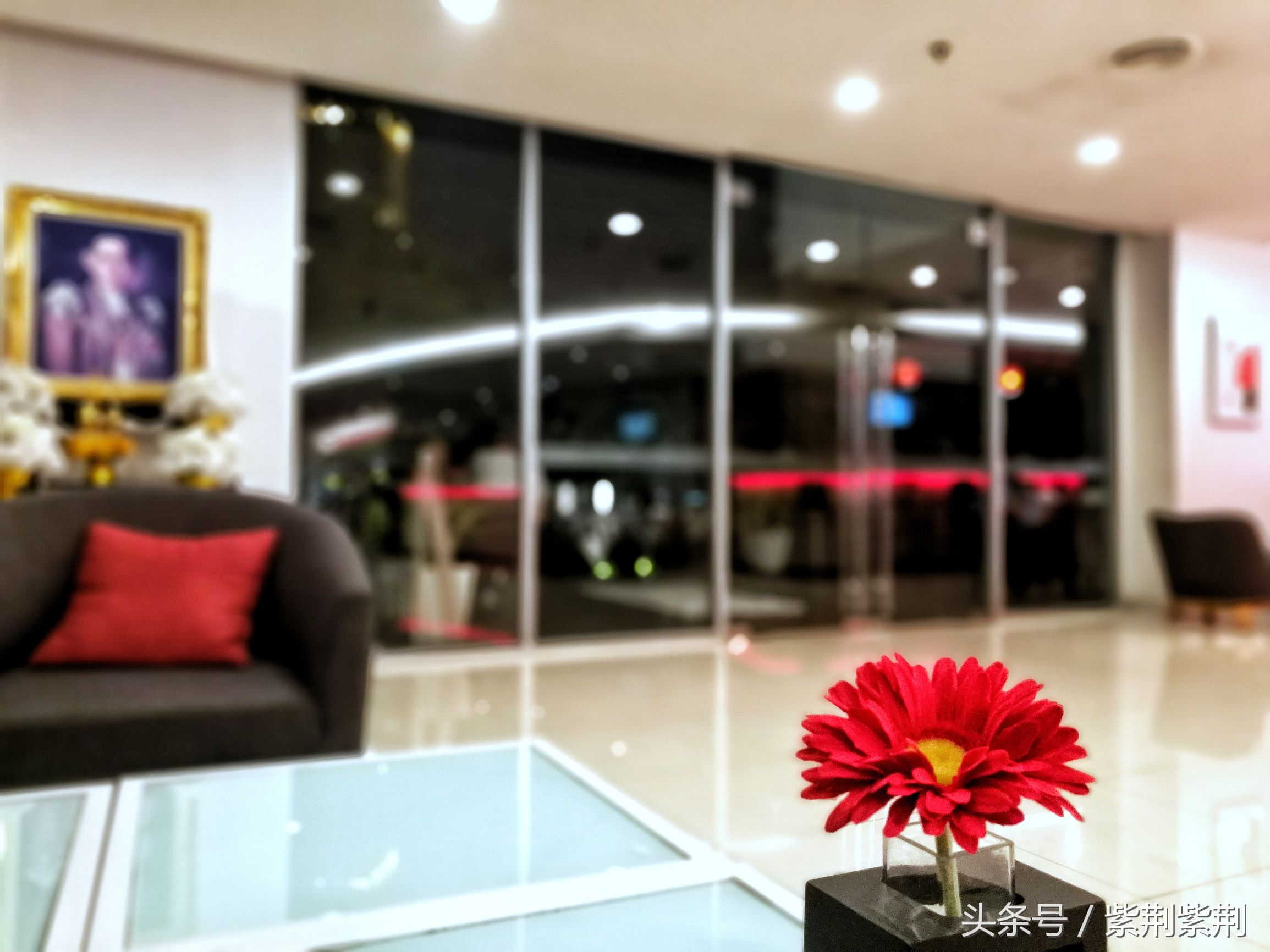 国庆节长假抢钱了？老司机教你境外旅游怎样省出一部iphoneX