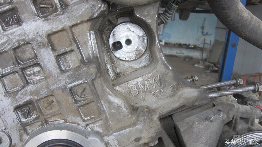 宝马320li发动机烧机油怎么修,宝马320i发动机抖动冒蓝烟