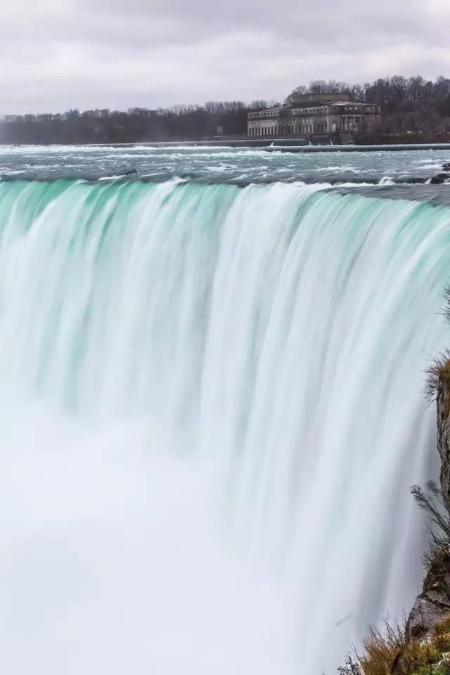 荒野猎人小李子救印第安女人,荒野猎人小李子遇到暴风雪