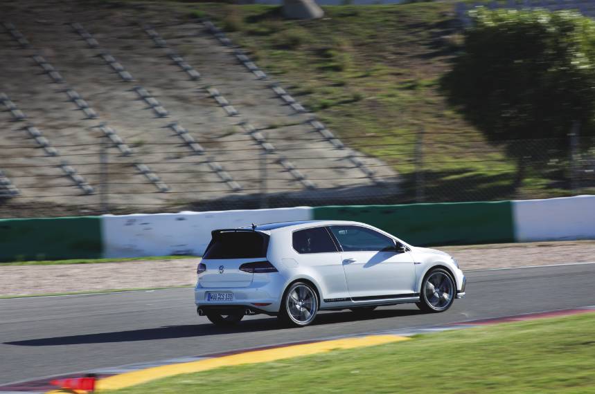 高尔夫gti与evo直线加速赛,高尔夫gticlubsport