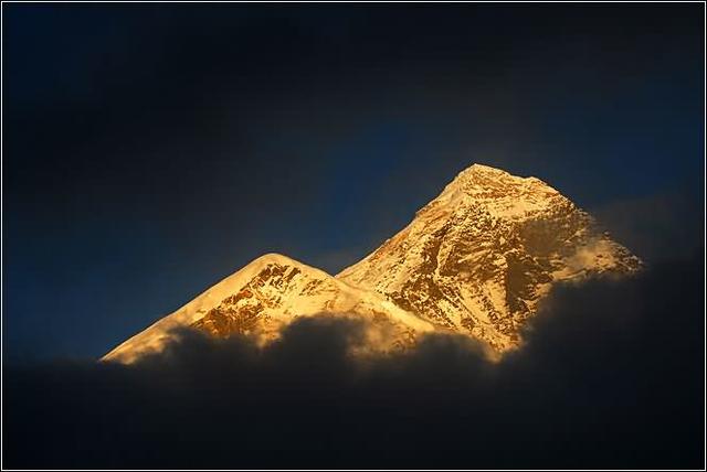 珠穆朗玛峰海拔相当于多少层楼,珠穆朗玛峰看日照金山海拔多少