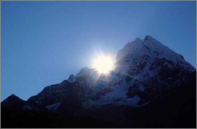 珠穆朗玛峰海拔相当于多少层楼,珠穆朗玛峰看日照金山海拔多少