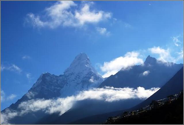 珠穆朗玛峰海拔相当于多少层楼,珠穆朗玛峰看日照金山海拔多少