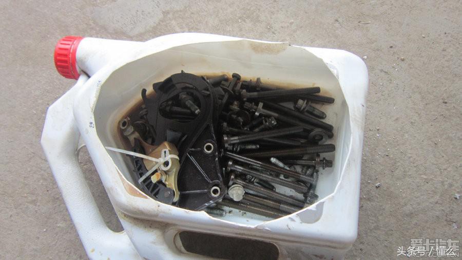 宝马320li发动机烧机油怎么修,宝马320i发动机抖动冒蓝烟