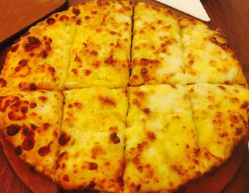 每个饥寒交迫的晚上，一块披萨就能让我荡漾