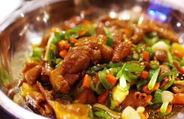 贵阳美食地图及路线,贵阳喷水池地铁站美食街