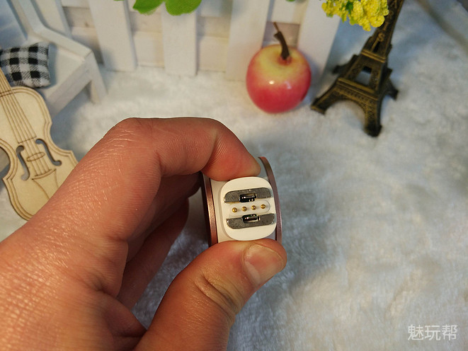 你驾驶，她帮你看风景