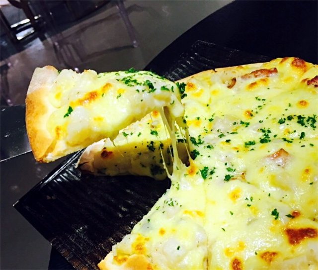 每个饥寒交迫的晚上，一块披萨就能让我荡漾