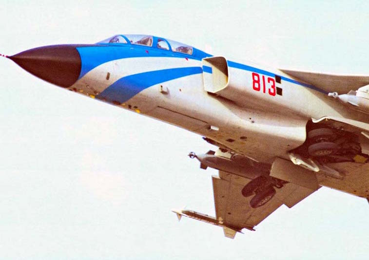 中国战机3D数字样机设计，法国达索高层连连称赞