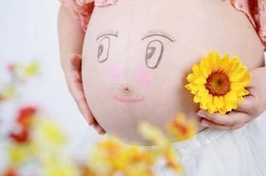 体检时尿液可以分辨出来性别吗,看尿液的颜色分辨羊水好不好