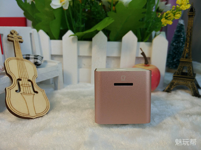 你驾驶，她帮你看风景