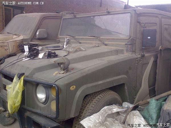 北汽军用勇士视频,国产伞兵突击车越野视频