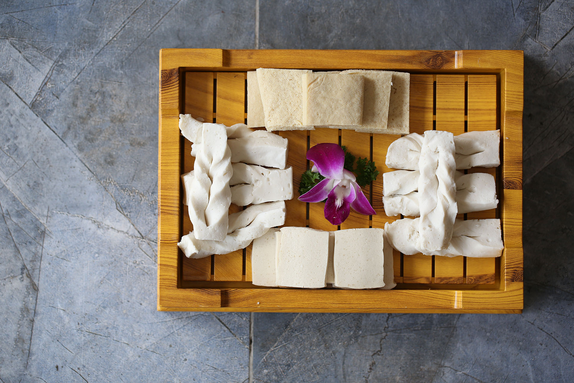 云南正宗美味火锅做法大全,云南特点原生态火锅