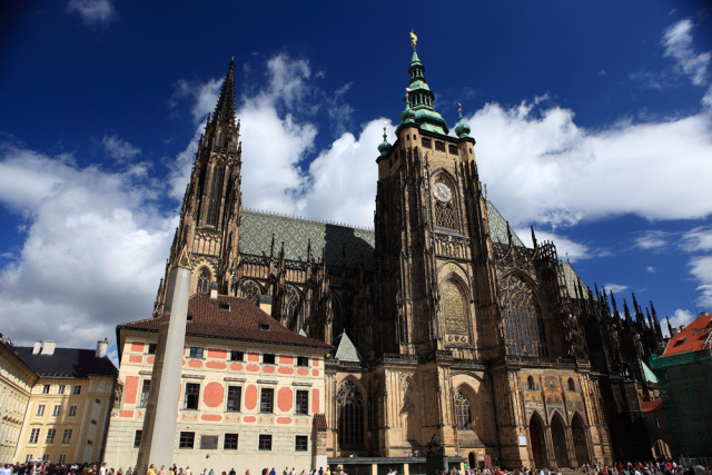 别光顾着听歌了，来看看布拉格吧