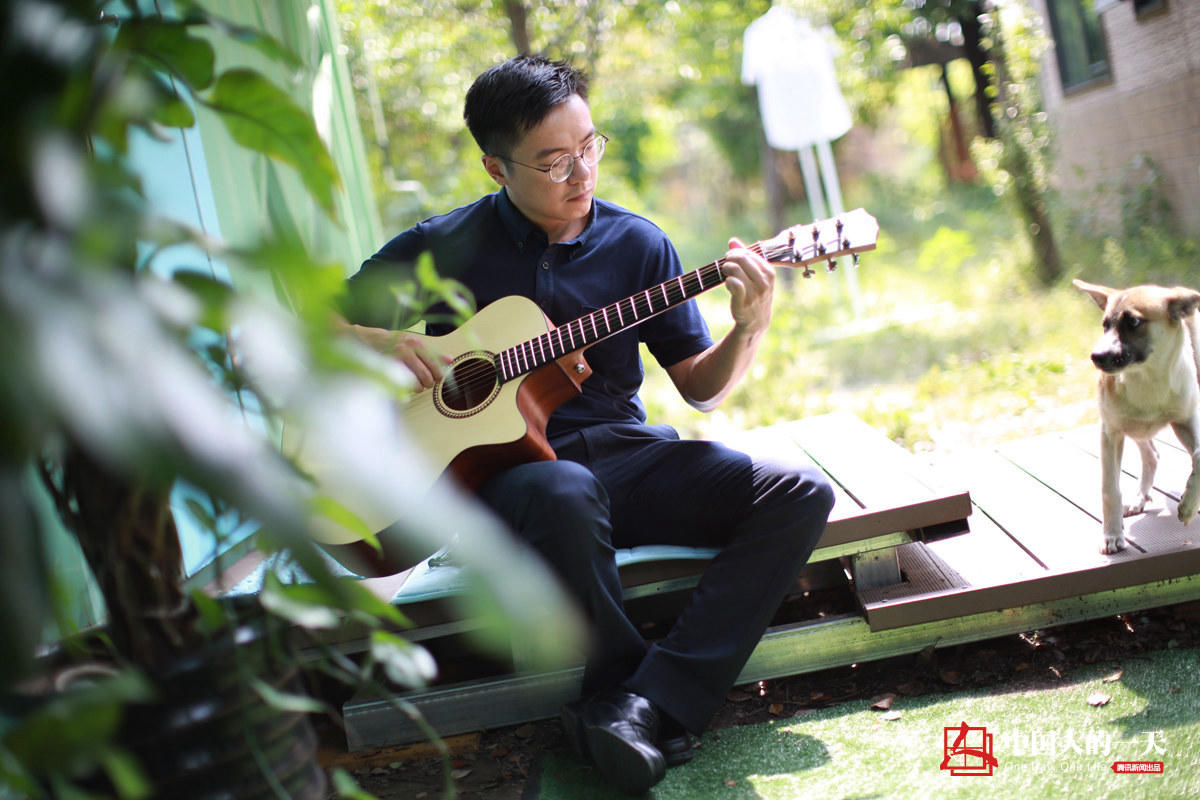 杭州创业者为节约生活成本租住集装箱13平米每月租金1200