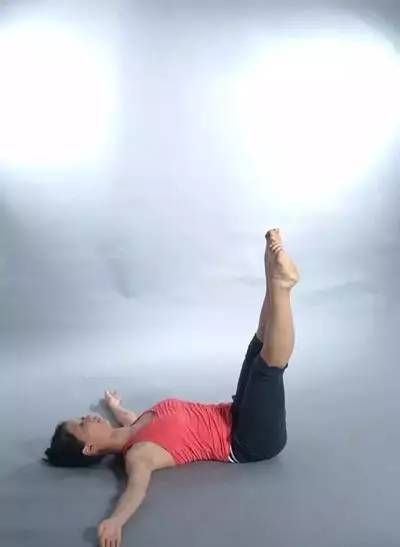 普拉提脊椎灵活训练30分钟,普拉提脊柱发力训练方法慢动作