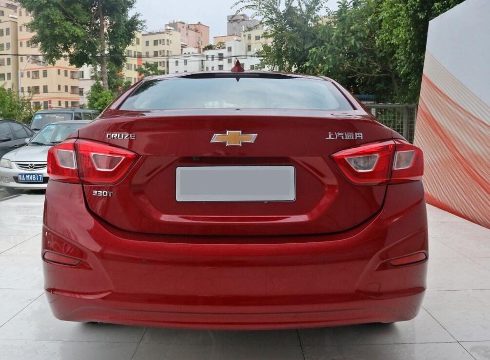 2010年雪佛兰科鲁兹新车多少钱,老款雪佛兰科鲁兹的缺点