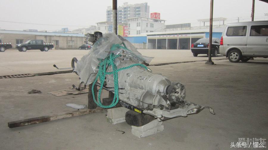 宝马320li发动机烧机油怎么修,宝马320i发动机抖动冒蓝烟