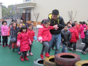 40种自制幼儿体育器械废物利用,幼儿园自制户外体育器械保龄球