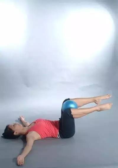 普拉提脊椎灵活训练30分钟,普拉提脊柱发力训练方法慢动作