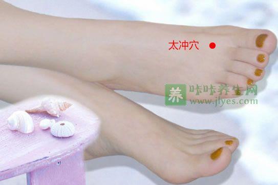 艾灸后月经反而提前了是什么原因,艾灸治疗月经不调崩漏